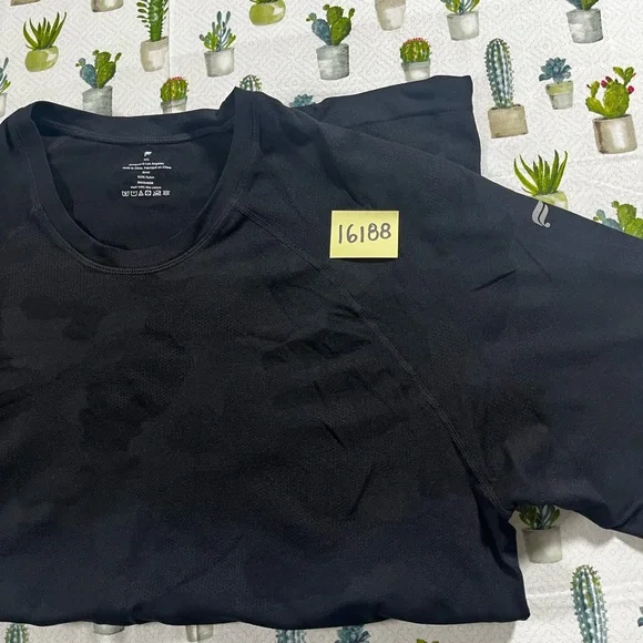 Fabletics Men’s Short Sleeve Shirt Black Camo Print XXL - Picture 11 of 11